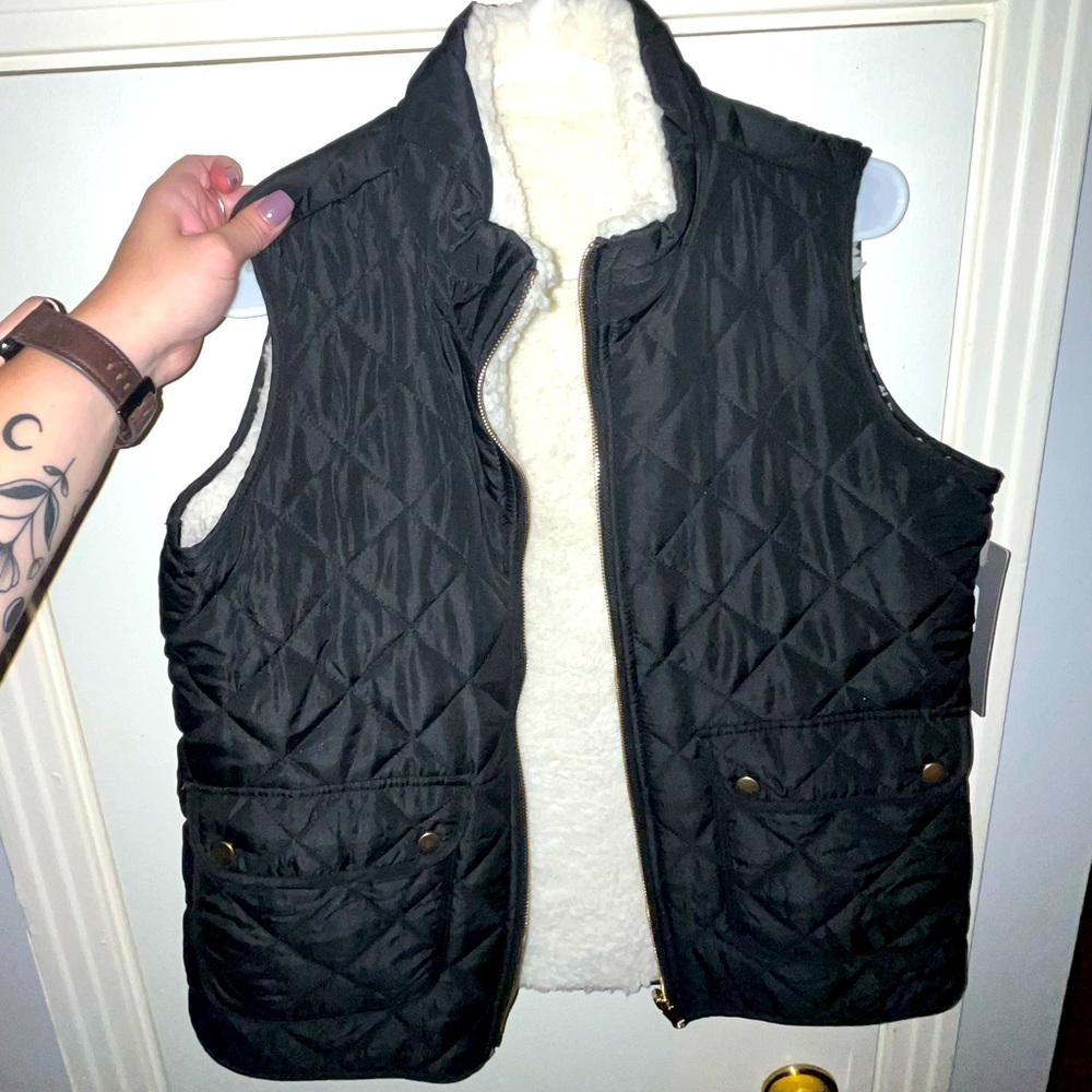 River and Rose Black Vest Medium NWOT